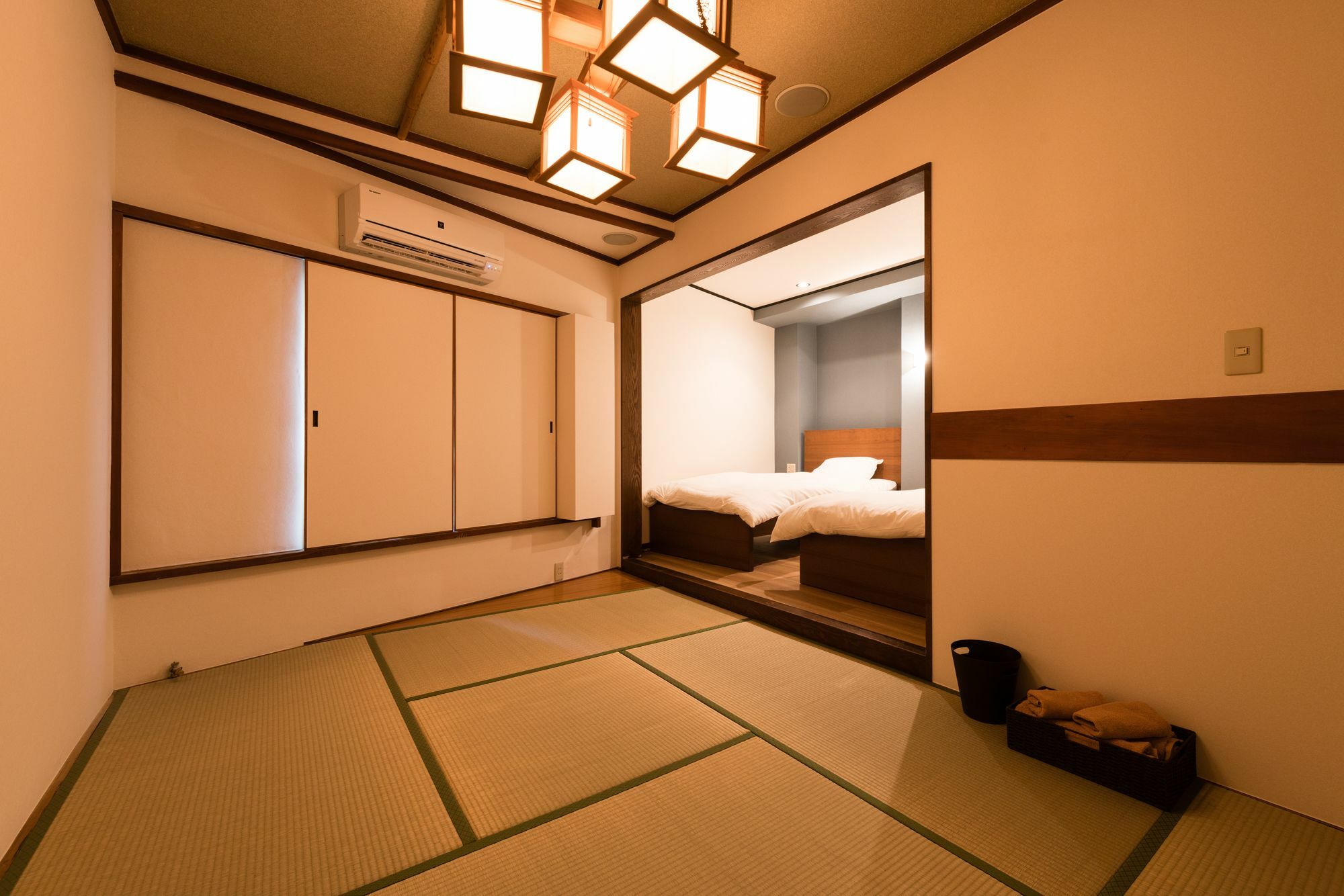 Ouji Music Lounge Hostal *